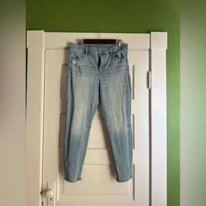 American Eagle Outfitters Light Wash Skinny Jeans Size 14 Short
